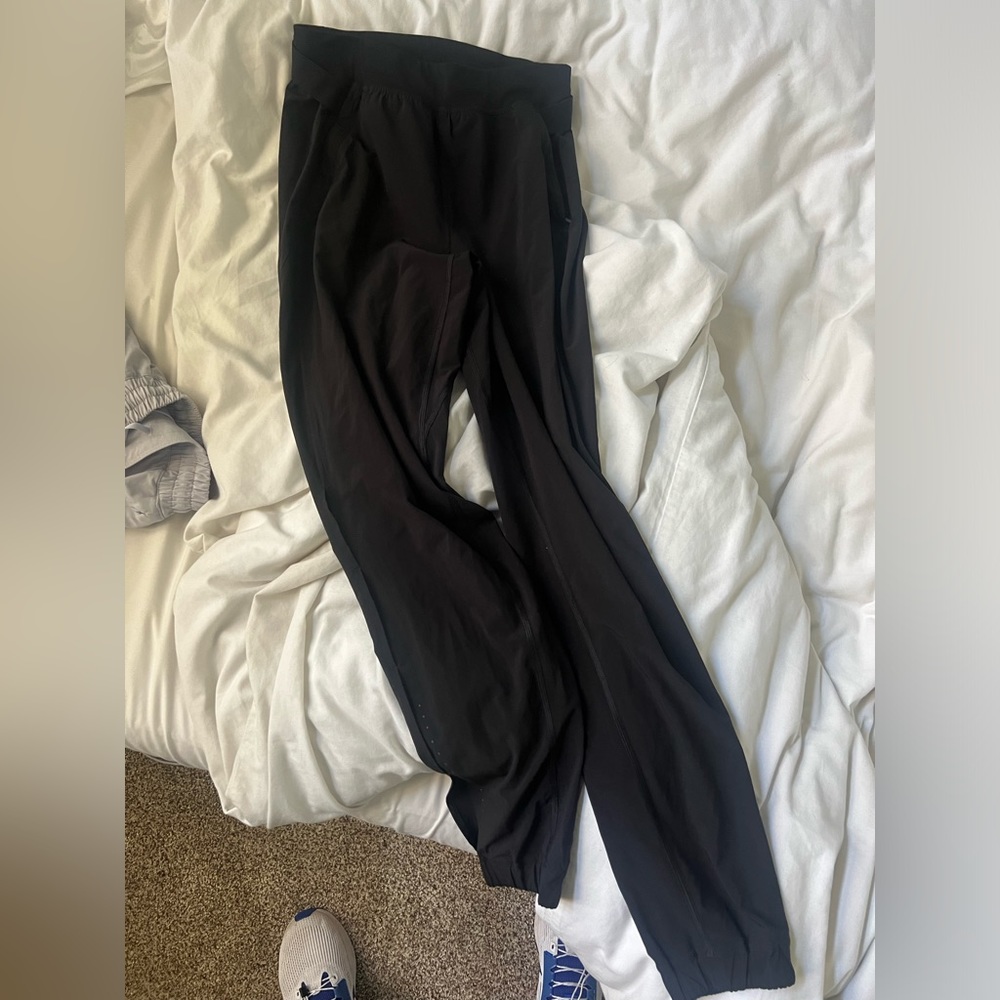 lululemon joggers size 4